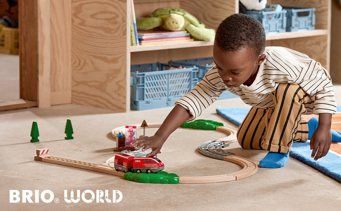 PULL BACK TRAIN SET BRIO
